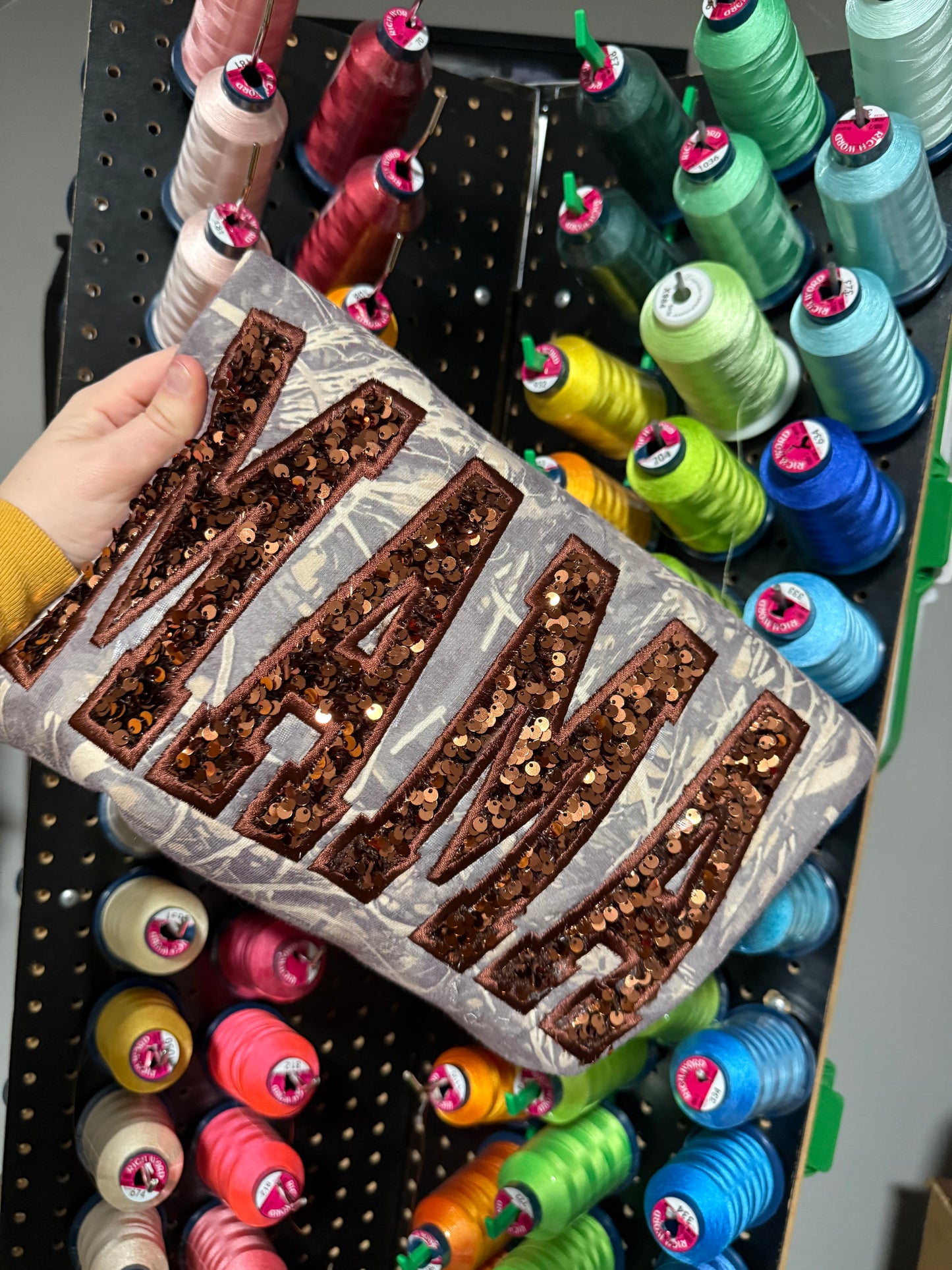 Sequins camo MAMA sweatshirt