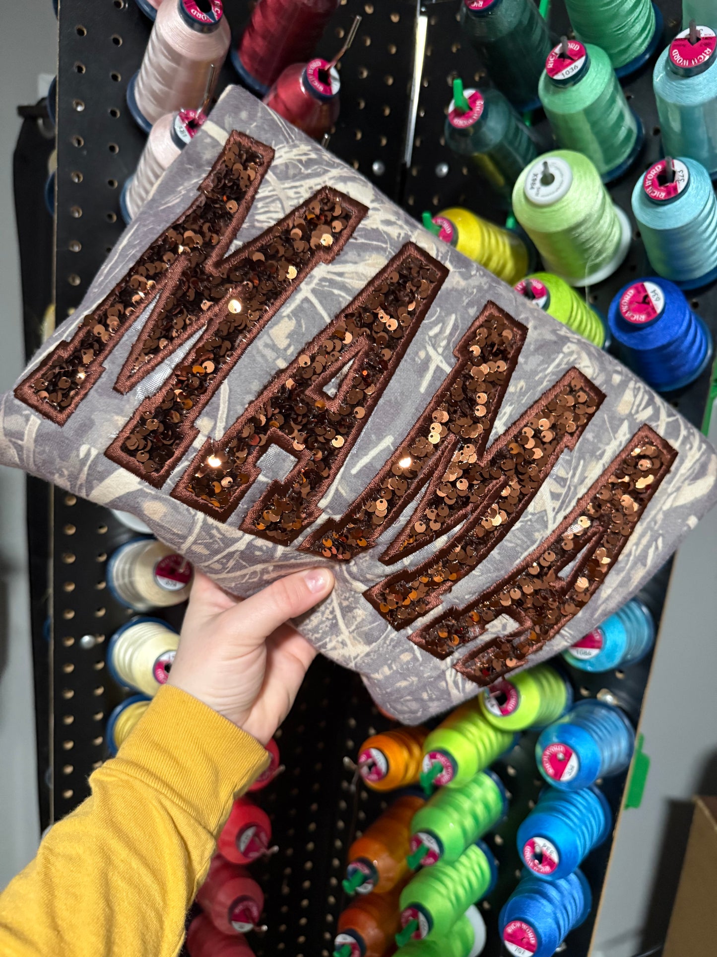 Sequins camo MAMA sweatshirt