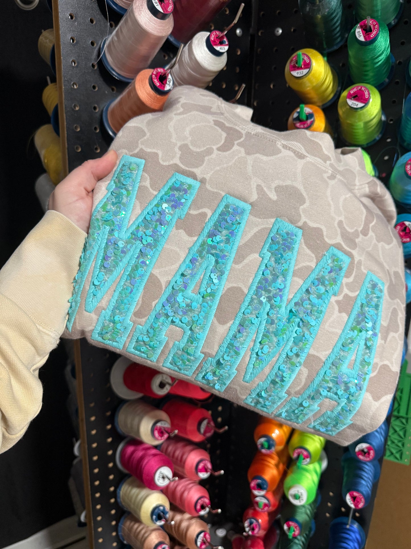 Sequins camo MAMA sweatshirt