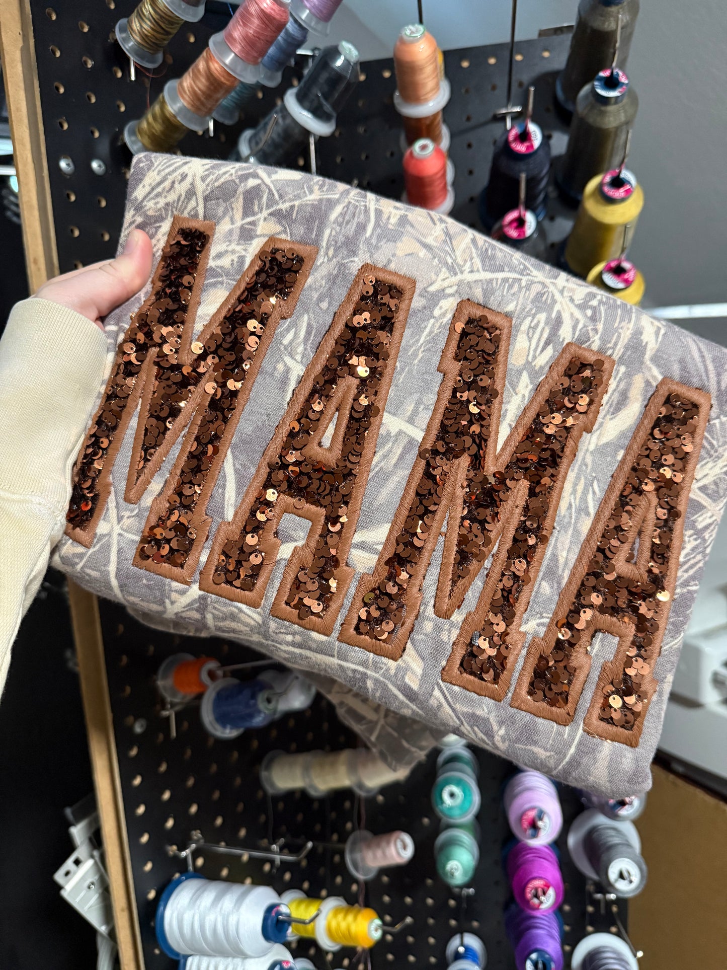 Sequins camo MAMA sweatshirt